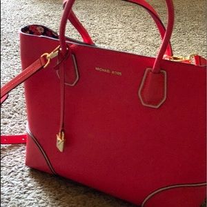 MICHAEL KORS PURSE (RED)